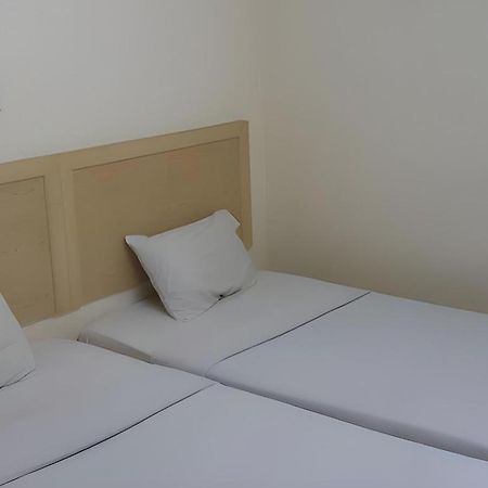 באטרוורת' Oyo 301 River Inn Hotel מראה חיצוני תמונה