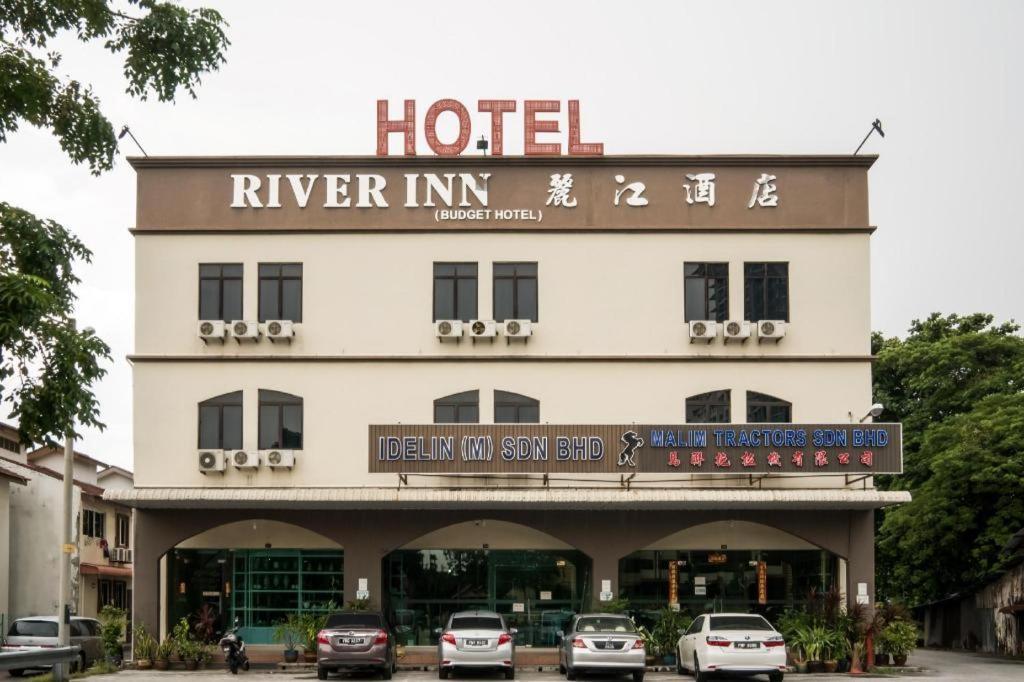 באטרוורת' Oyo 301 River Inn Hotel מראה חיצוני תמונה
