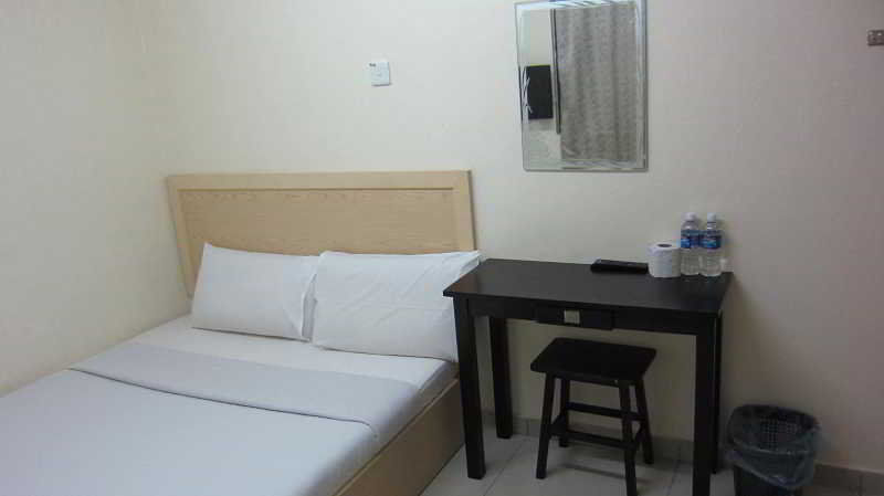באטרוורת' Oyo 301 River Inn Hotel מראה חיצוני תמונה