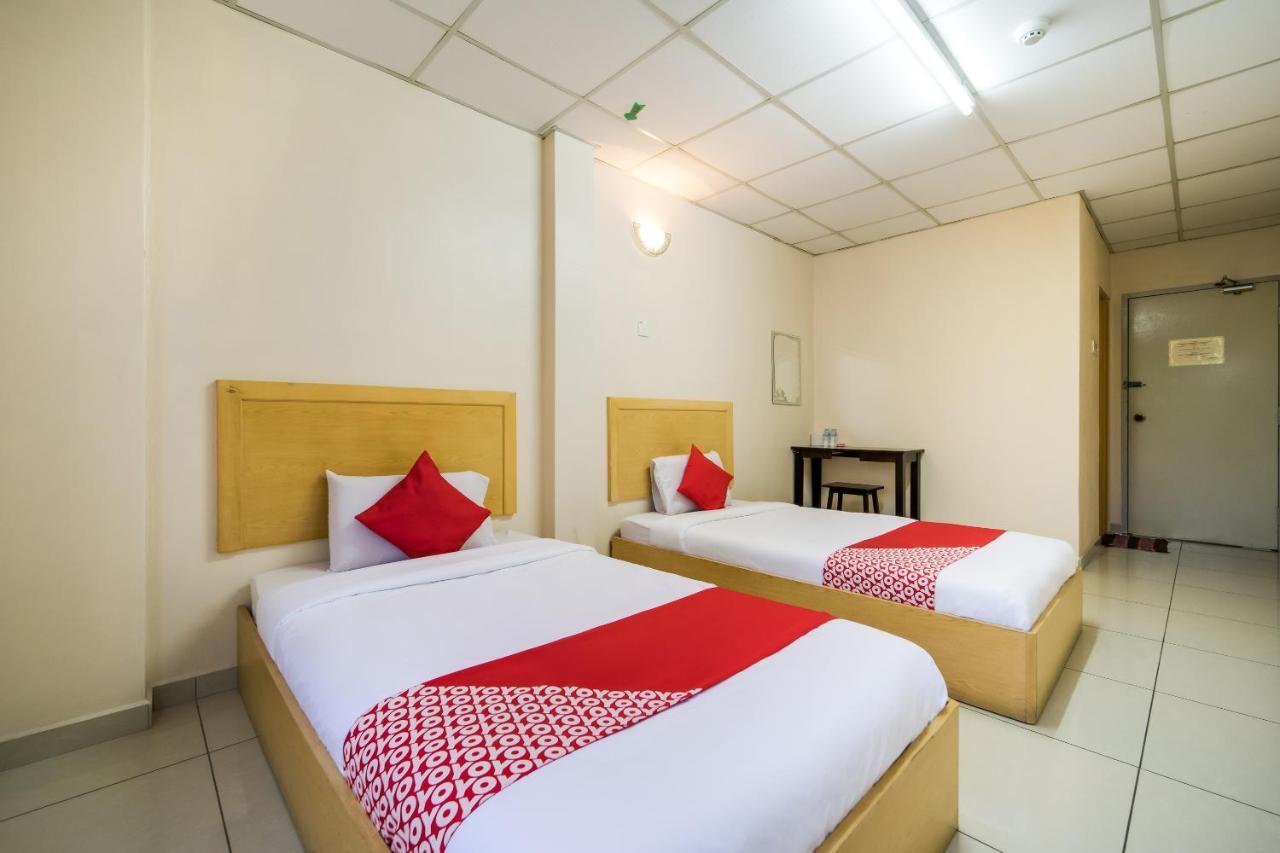 באטרוורת' Oyo 301 River Inn Hotel מראה חיצוני תמונה