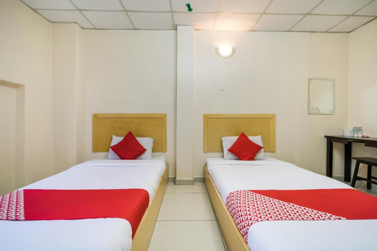 באטרוורת' Oyo 301 River Inn Hotel מראה חיצוני תמונה