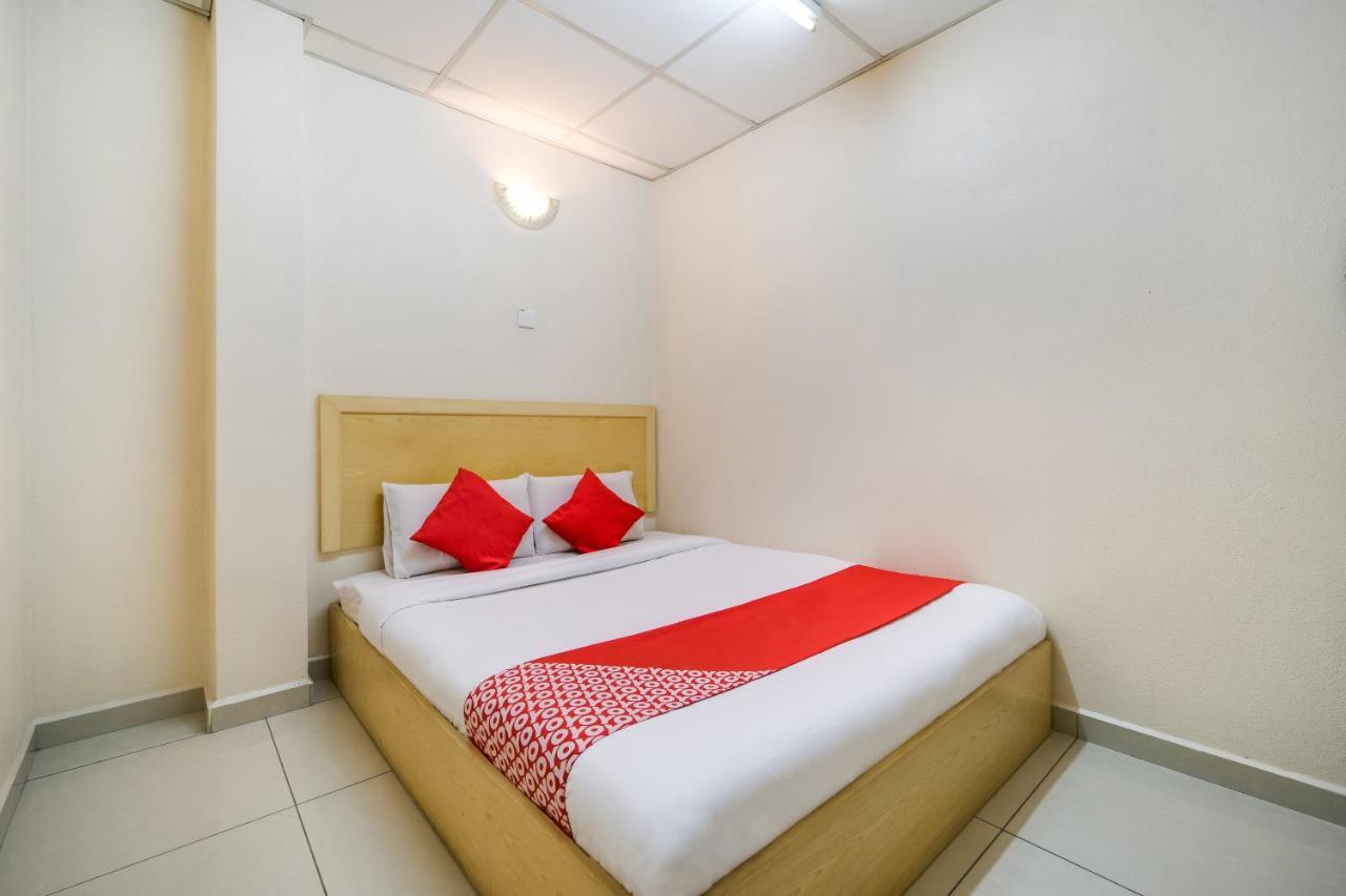 באטרוורת' Oyo 301 River Inn Hotel מראה חיצוני תמונה
