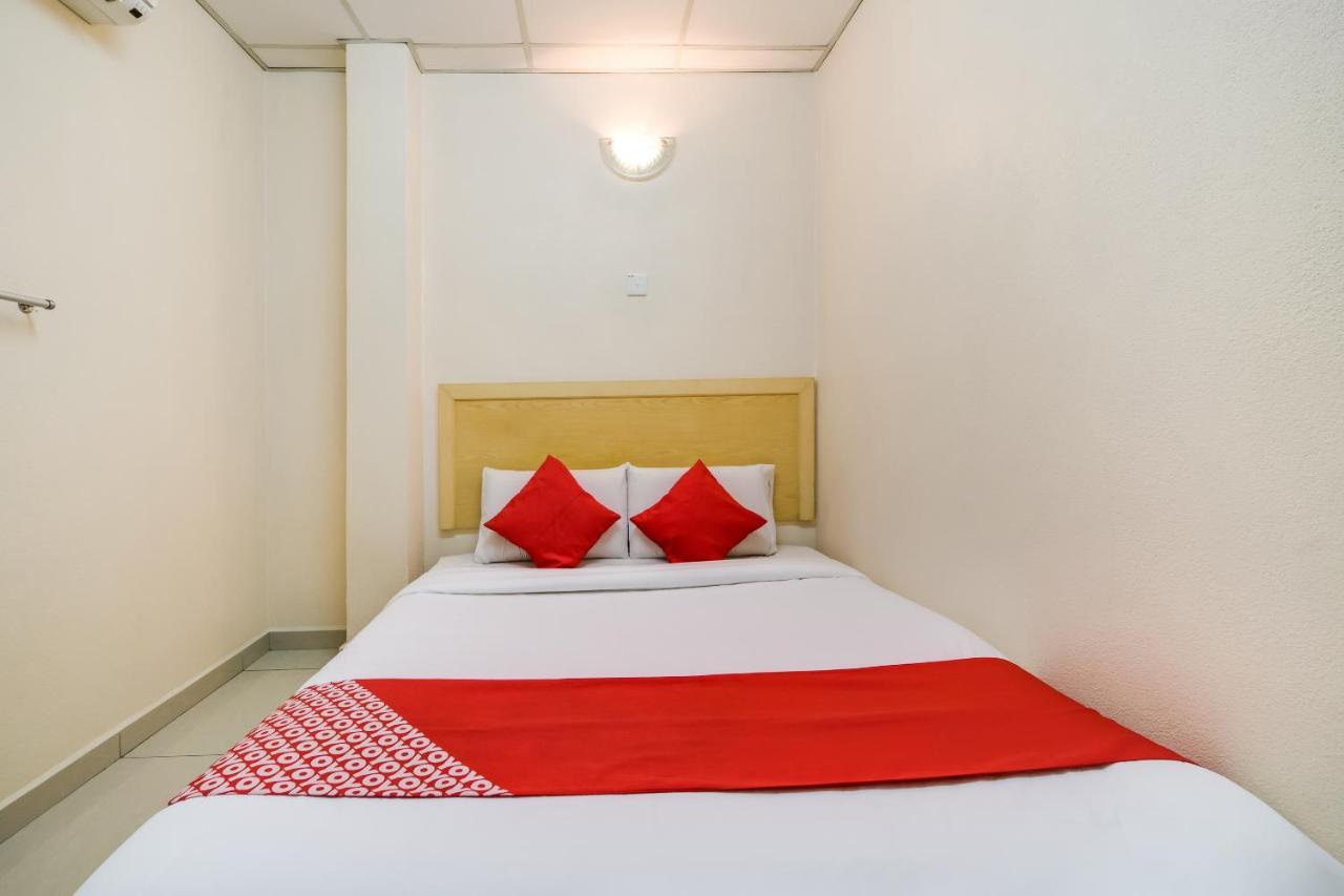 באטרוורת' Oyo 301 River Inn Hotel מראה חיצוני תמונה