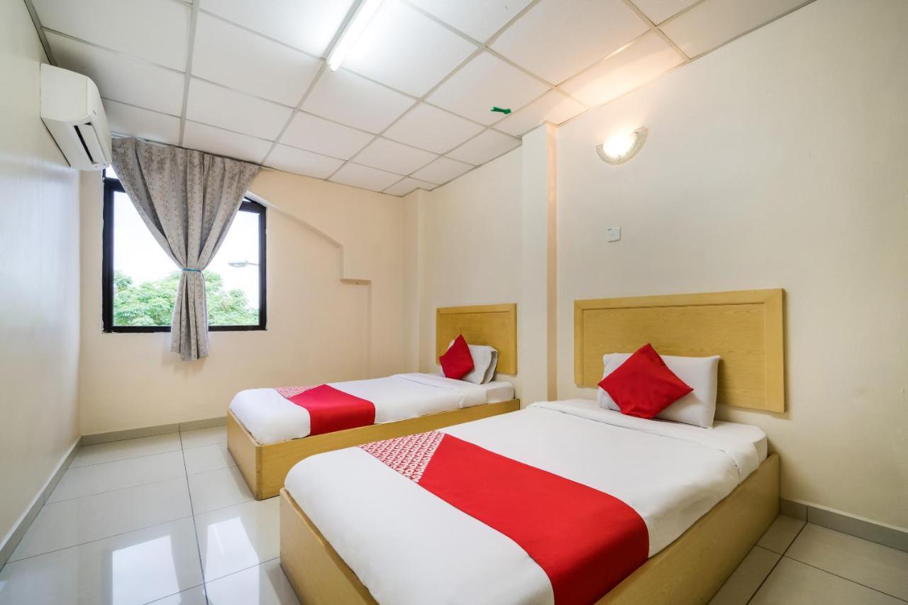 באטרוורת' Oyo 301 River Inn Hotel מראה חיצוני תמונה