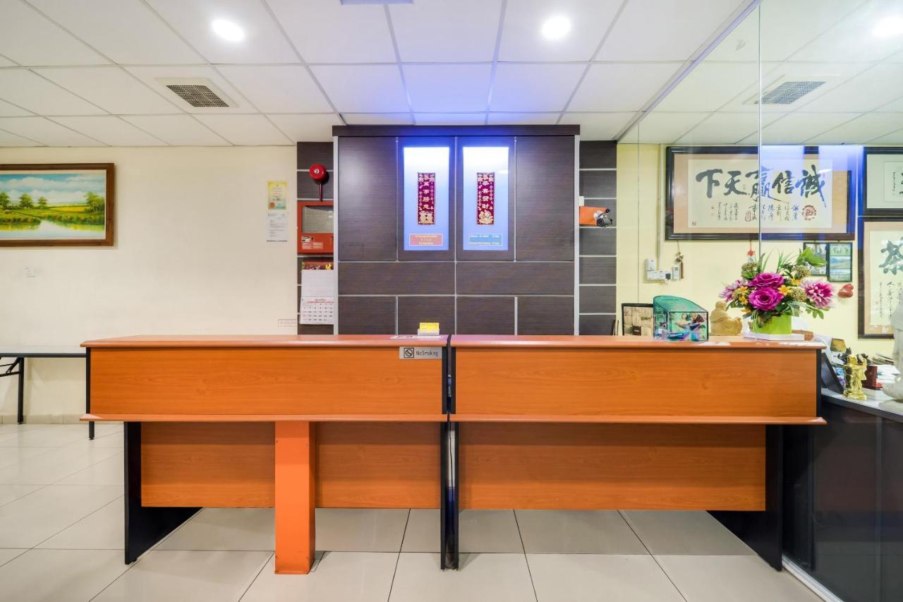 באטרוורת' Oyo 301 River Inn Hotel מראה חיצוני תמונה