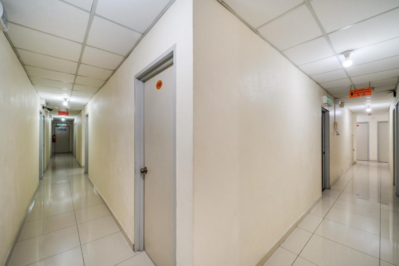 באטרוורת' Oyo 301 River Inn Hotel מראה חיצוני תמונה